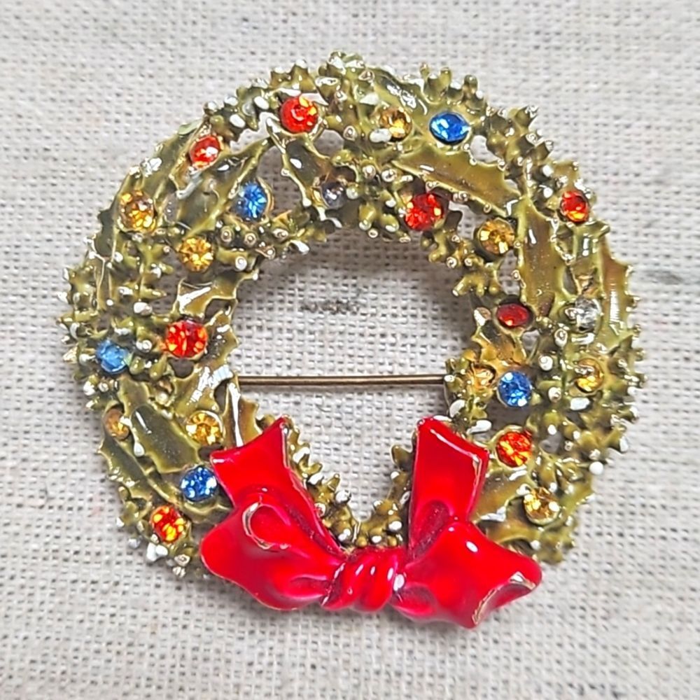 Vintage Art Arthur Pepper Christmas Jeweled Rhinestone Laurel Wreath Brooch Pin
